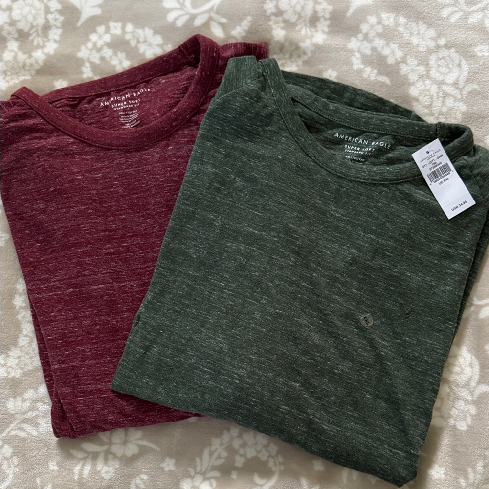American Eagle Outfitters Men's Green and Red Long Sleeve Shirts